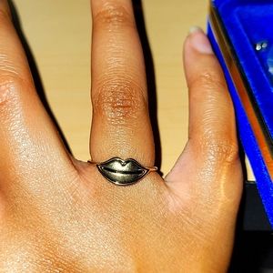 PLAYBOY Lip Ring sz 8